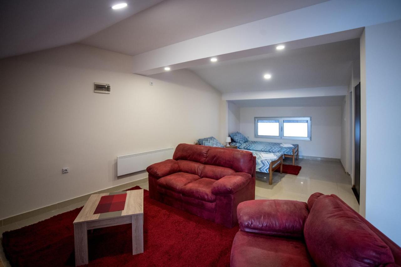 City Center Apartments Pirot Dış mekan fotoğraf